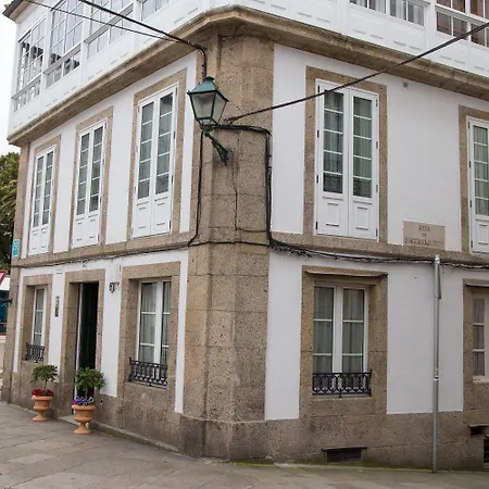 Pensión Linares Santiago 3*