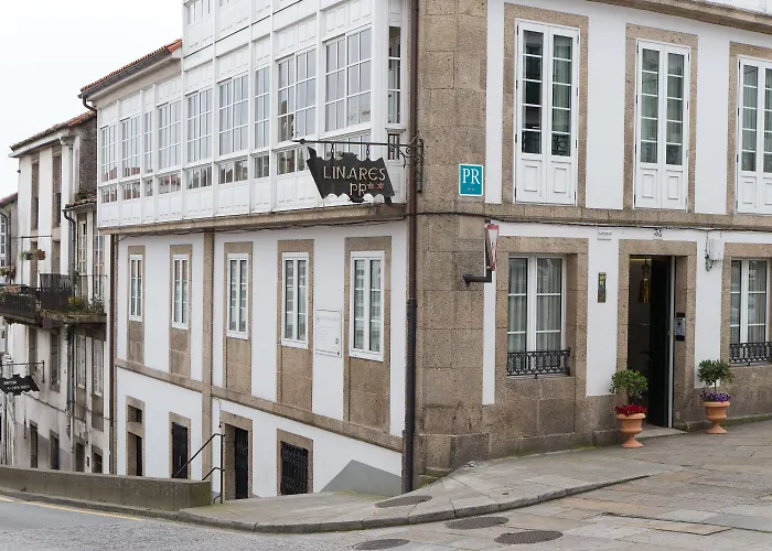 Linares Santiago בית הארחה 3*