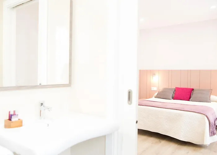 בית הארחה Linares Santiago 3*